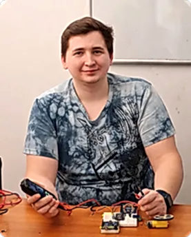 Учитель Брискиндов Евгений